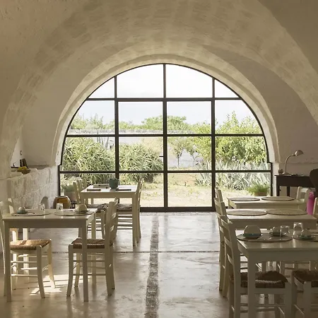 Masseria Palombara Grande 3* Ostuni